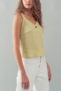 SMOCKED KEYHOLE FRONT CROPPED CAMI TOP