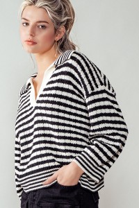LOOSE FIT LONG SLEEVE COLLAR STRIPED KNIT TOP