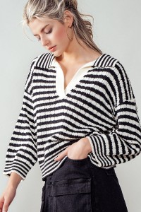 LOOSE FIT LONG SLEEVE COLLAR STRIPED KNIT TOP