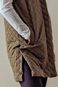 QUILTED OVERSIZED VEST W HOODIE