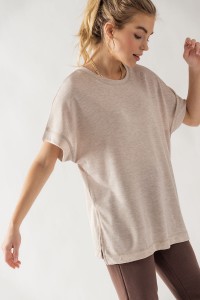 RELAXED FIT SHORT SLEEVE SIDE SLIT TOP
