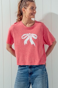 VINTAGE BOW GRAPHIC MINERAL WASHED SHORT SLEEVES TOP WITH BACK DISTRESS DETAILING