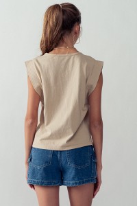 SHORT-SLEEVE CASUAL TOP
