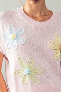 DAINTY FLORAL SWEATER VEST