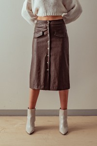 HIGH RISE FAUX LEATHER MIDI SKIRT
