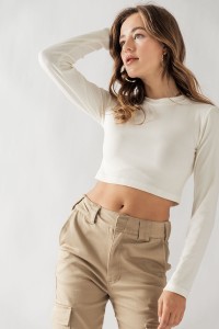 SOFT RIB KNIT LONG SLEEVE FITTED CROP TOP