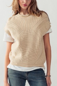 KNITTED SHORT SLEEVE TOP