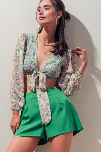 SHAYLA FLORAL V NECK SELF FRONT TIE PLEATED SHORTS SET