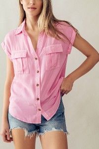 SHORT SLEEVE BUTTON UP SHIRT WITH POCKETS