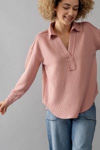 EXPOSED SEAM TEXTURE KNIT TOP